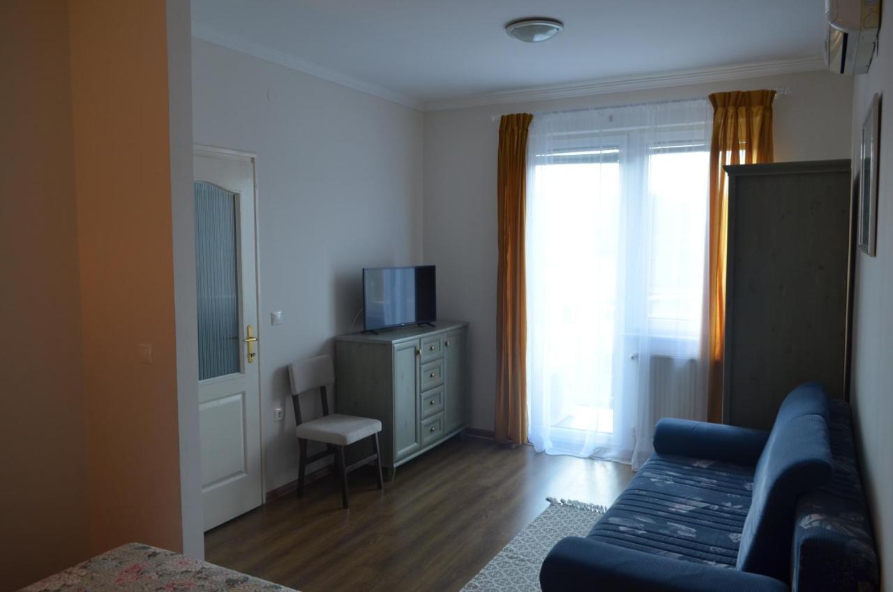 Gabi Apartman Гайдусобосло Екстер'єр фото