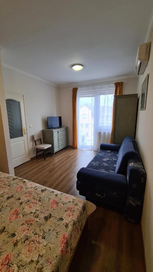 Gabi Apartman Гайдусобосло Екстер'єр фото